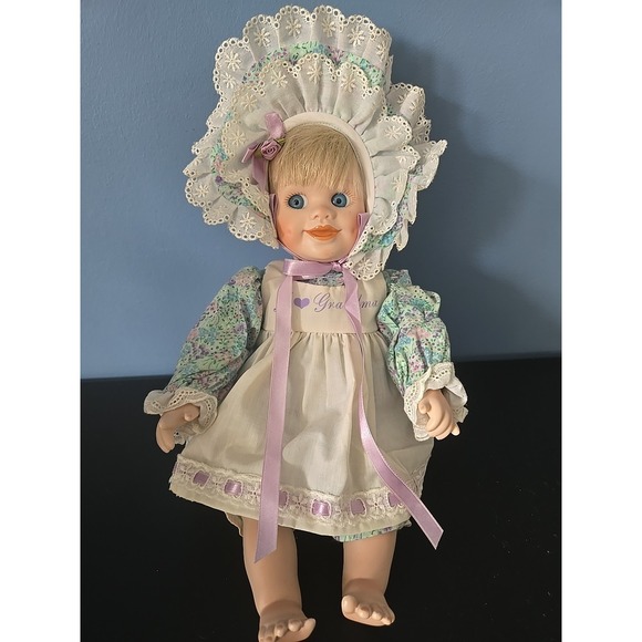 ASHTON DRAKE Other - ASHTON DRAKE HOLLY HUNT BONNET BABIES PORCELAIN‎ DOLL 1991 "I LOVE GRANDMA".
